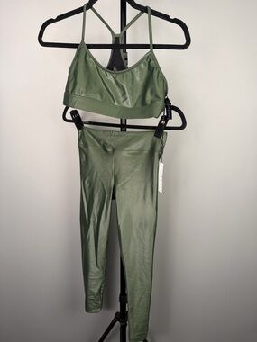 Koral Dark Green Leggings & bra